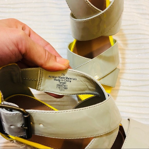 Like New Xhilaration wedges - Picture 3 of 5